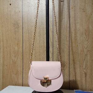 ⭐ 5 for $40 Chic Pink and Gold Crossbody Bag with Structured Elegance